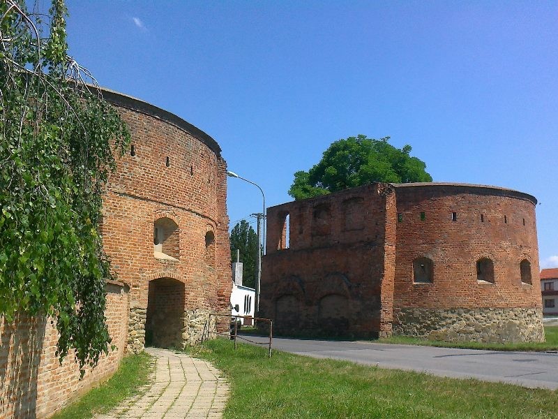 Strážnica - skalická brána (1)